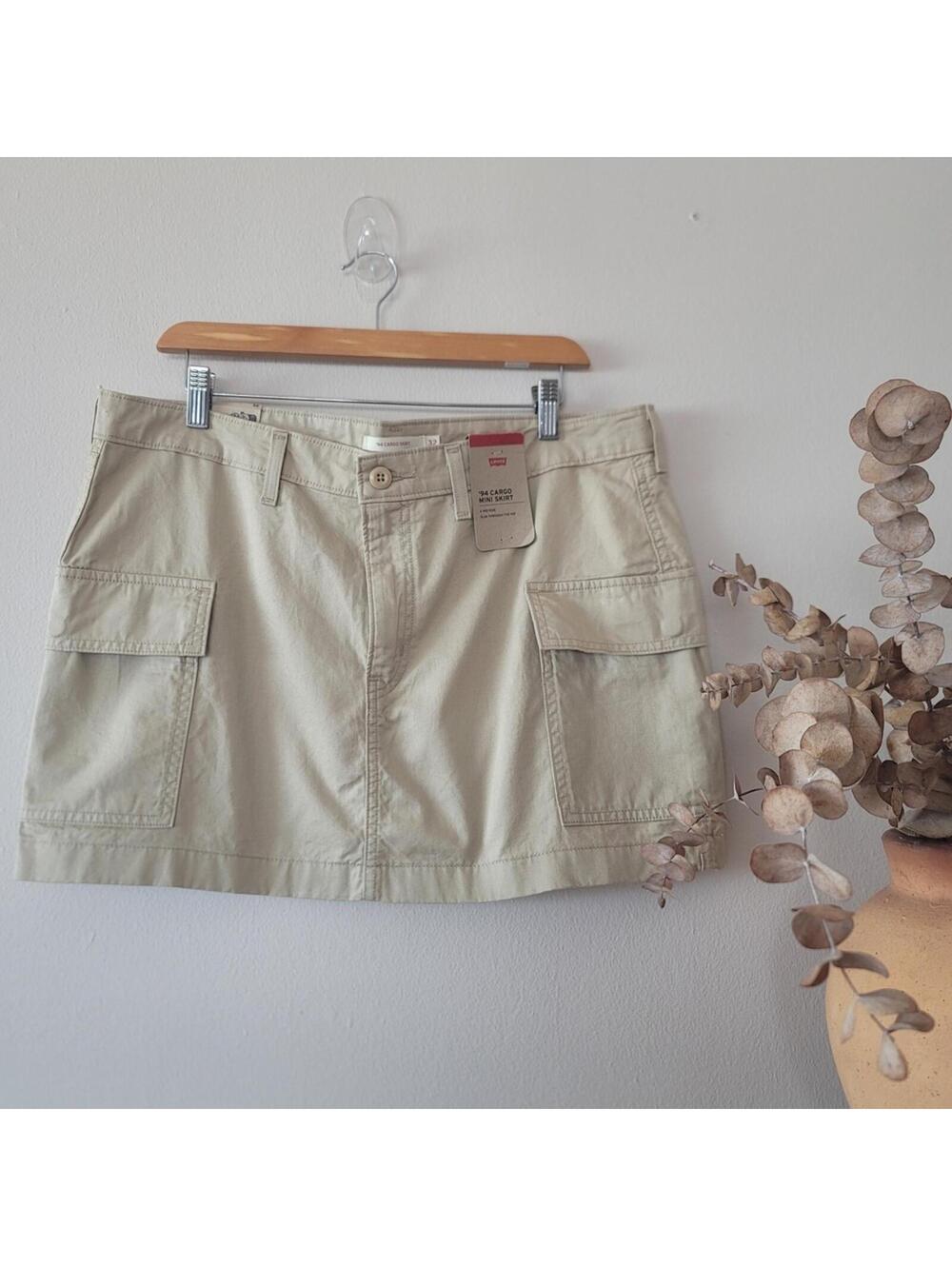 Levi’s '94 Cargo Mini Skirt in Safari Tan Sz 32 New Cotton